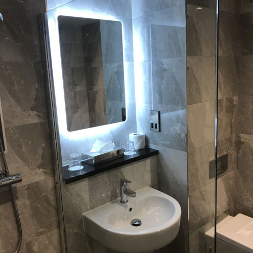Modern ensuite bathroom at The Rine Hotel Clare